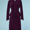 B6336-Tailleur-1940-50-en-velours-violet-matelasse-de-fleurs-t38-001