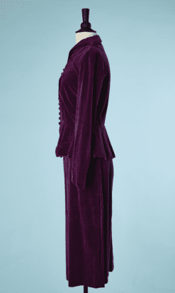 B6336-Tailleur-1940-50-en-velours-violet-matelasse-de-fleurs-t38-001