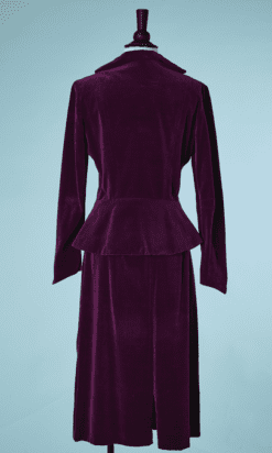 B6336-Tailleur-1940-50-en-velours-violet-matelasse-de-fleurs-t38-001