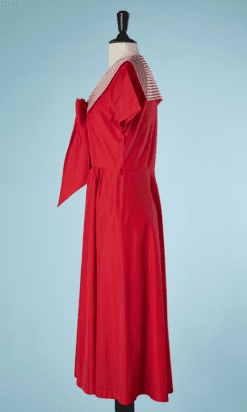 B6368-Robe-1950-en-taffetas-rouge-rouge-col-marin-raye-t36-38-001