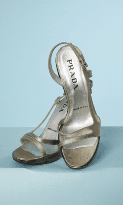 B5126-Paire-descarpins-compenses-argent-cuir-gris-Prada-T39-02