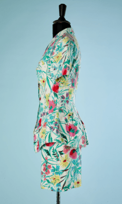 B5499-Tailleur-Thierry-Mugler-en-pique-de-coton-blanc-imprime-de-fleurs-et-feuillages-t38-002