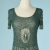 B6599-Top-Loris-Azzaro-en-maille-lurex-bleu-vert-or-et-chainettes-metaalliques-t36-01