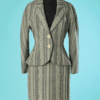 B6681-Tailleur-Christian-Dior-en-lainage-gris-et-ecru-et-fils-lurex-t38-001