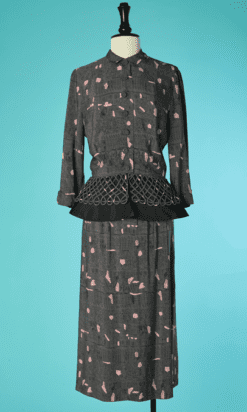 B6907-Tailleur-1940-en-rayonne-grise-et-rose-t36-38