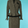 B6928-tailleur-Lilli-Ann-1940-en-lainage-mouchete-marron-et-velours-noir-t42-001