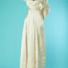B6876-Robe-1956-57-att-a-Christian-Dior-en-satin-de-soie-blanc-t34-36-002