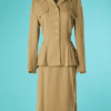 B7335-Tailleur-1940-en-gabardine-de-laine-beige-t42-001