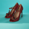 B7733-Escarpins-Yves-Saint-Laurent-en-vernis-rouge-avec-bijoux-T385-001