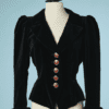 B6072-Veste-en-velours-noir-Yves-Saint-Laurent-en-velours-noir-boutons-trefles-t36-001