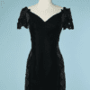 B6079-Robe-Loris-Azzaro-en-velours-noir-brode-de-fleurs-sur-les-cotes-t34-36-001