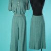 B7359-Tailleur-3-pieces-1940-chemisier-jupe-et-pantalon-vert-en-coton-t36