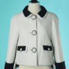 B7888-Veste-Chanel-en-polyester-blanc-matelasse-pois-gris-t36-01
