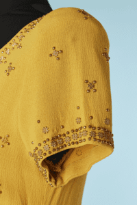 Top Femme Crêpe Crème Avec Clous De Chez Next - Taille 14/16, Parfait Pour L'été