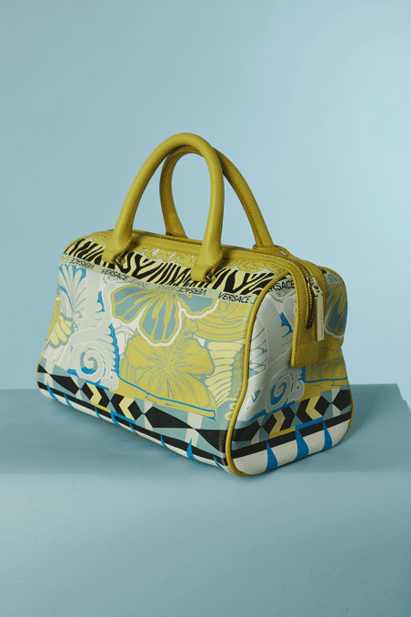 Sac polochon Versace en toile enduite imprimée et cuir jaune – Image 4