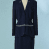 B8742-Tailleur-Thierry-Mugler-en-polyester-marine-et-chaines-argentees-t42-01