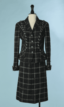 B8753-Tailleur-Chanel-2006-en-tweed-gris-chine-carreaux-blancs-t36-01.