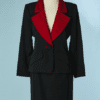 B8755-Tailleur-Yves-Saint-Laurent-en-lainage-noir-col-en-velours-rouge-t38-01