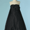 B9329-Robe-bustier-en-faille-noire-1950-avec-fleurs-poitrine-t34-01