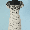 B8514-Robe-1950-en-lin-et-soie-blanc-pois-noirs-et-perles-t40-01