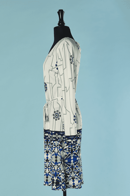 Robe Emilio Pucci en jersey de soie blanc imprimé bleu gris noir – Image 4