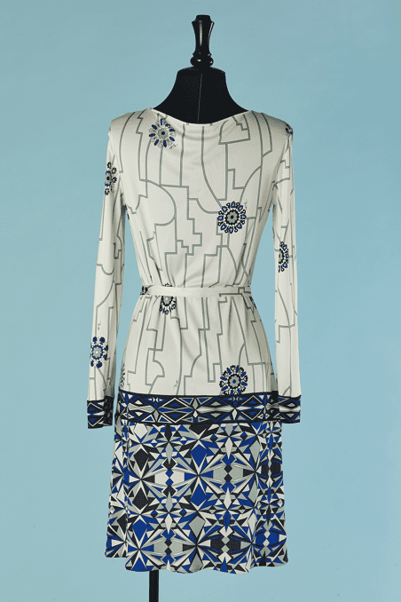 Robe Emilio Pucci en jersey de soie blanc imprimé bleu gris noir – Image 5