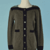 B9803-Gilet-Chanel-en-cachemire-gris-marine-et-vert-t42-01