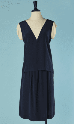 Alternative view of Ensemble Chanel en soie marine et écrue jupe et chemisier
