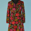 B9806-Manteau-Torrente-en-acetate-noir-imprime-fleurs-multicolore-t34-01