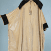 B1256-Manteau-1920-en-velours-ecru-col-et-poignets-en-fourrure-01