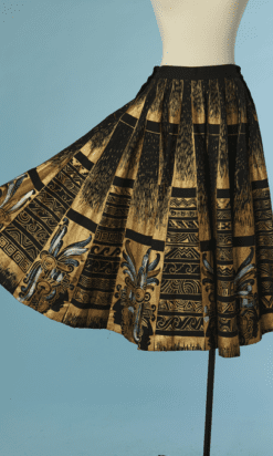 B8954-Jupe-1950-en-coton-noir-et-or-imprime-motifs-inca-t38-02