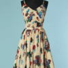 B9617-Robe-1950-en-mousseline-ecrue-plissee-imprime-couleurs-et-pailletee-t34-01