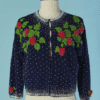 C0042-Gilet-1950-60-en-laine-marine-brode-de-fraises-en-relief-en-perles-t40
