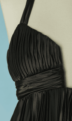 Alternative view of Robe de cocktail Carolyne Roehm en satin plissé noir