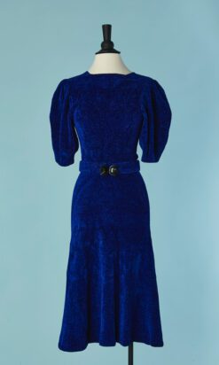C0663-Robe-1930-40-en-fils-chenille-tricote-bleu-roy-t36-01