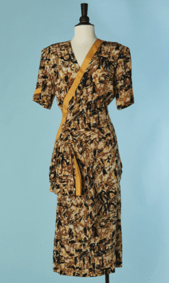 C2131-Robe-1940-en-rayonne-ivoire-caramel-moutarde-noir-t44-01