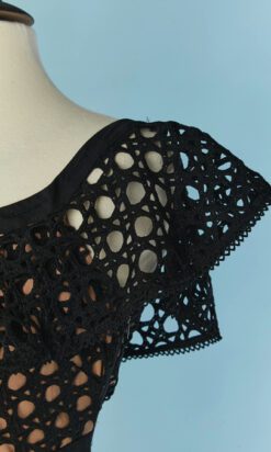 Alternative view of Robe Self Portrait en guipure noire et doublure nude