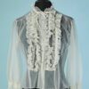 C2611-Chemisier-1950-en-nylon-blanc-jabot-dentelle-et-volants-plisses-t42