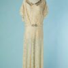 C2618-Robe-longue-1930-en-dentelle-ecrue-perlee-sur-encolure-avec-veste-assortie-t38