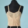 C2628-Bustier-soutien-gorge-1940-50-en-dentelle-beige-rose-t38