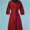 C3040-Robe-1950-en-laine-et-soie-rouge-plisse-devant-T34