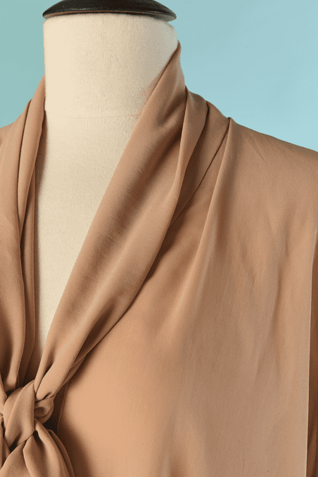 Chemisier Alexandre Vauthier couture en mousseline beige rosé – Image 2