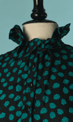 Alternative view of Robe Saint Laurent en soie noire imprimée de feuillages turquoise