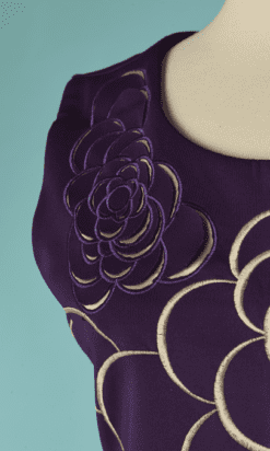 Alternative view of Robe Chloé violette brodée de fleurs écrues