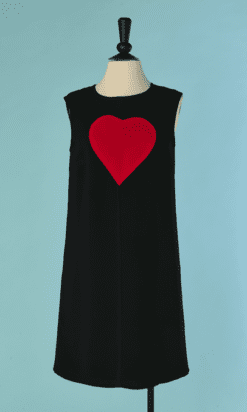 C8160-Robe-Saint-Laurent-en-lainage-noir-avec-coeur-rouge-T40