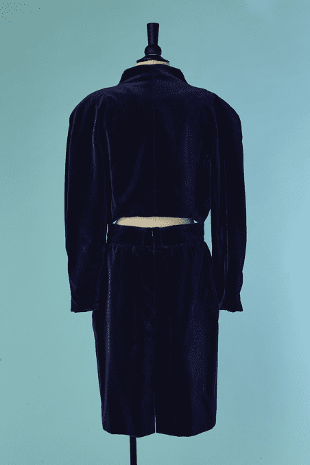 Tailleur Yves Saint Laurent variation en velours violet – Image 5